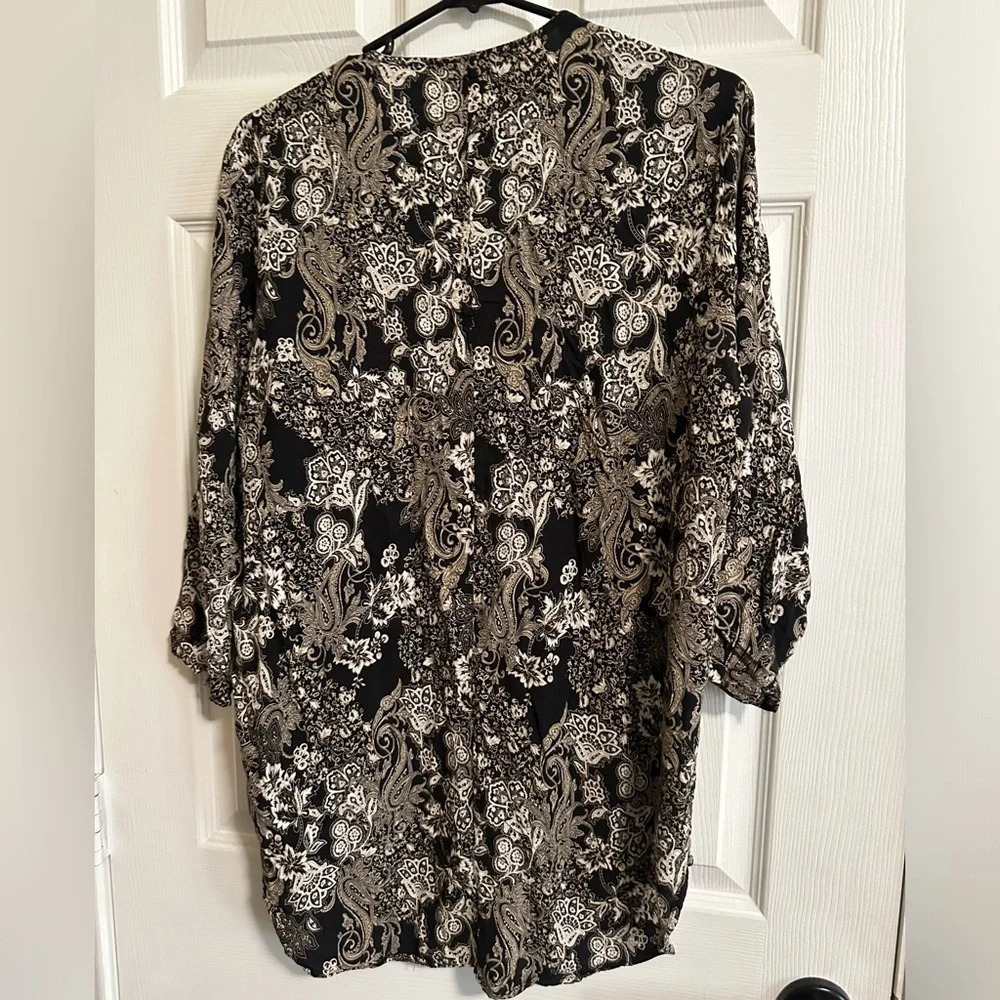 Outfitters & You Kimono Black / Cream/ White Floral & Paisley Large 3/4 sleeve - Picture 3 of 3